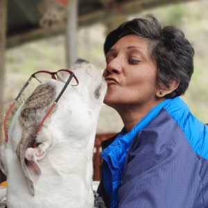 pic of a dog kissing a girl guide of YoloO Life