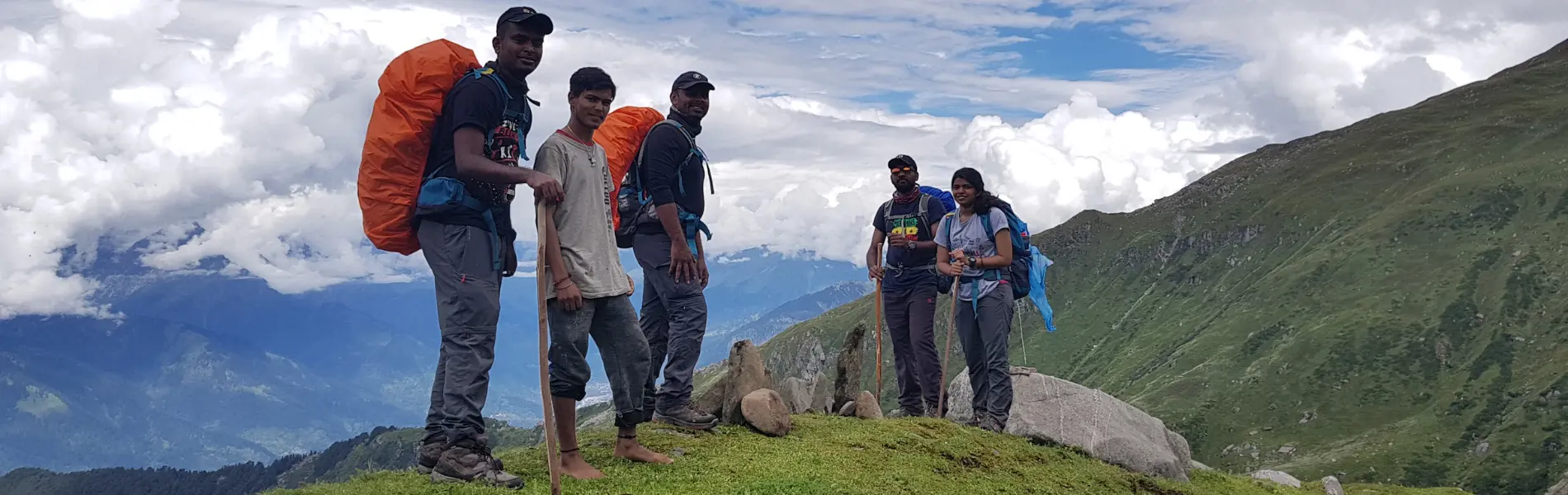 group of trekkers on the mountain of the broken lake trek with YoloO Life