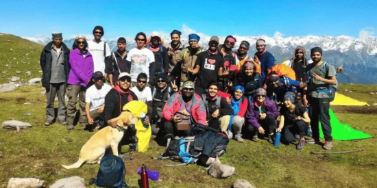 group of trekkers on the mountain of the broken lake trek with YoloOLife