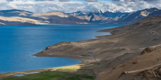 tsomoriri lake seen on double crossing trek from manali to spiti to ladakh trek